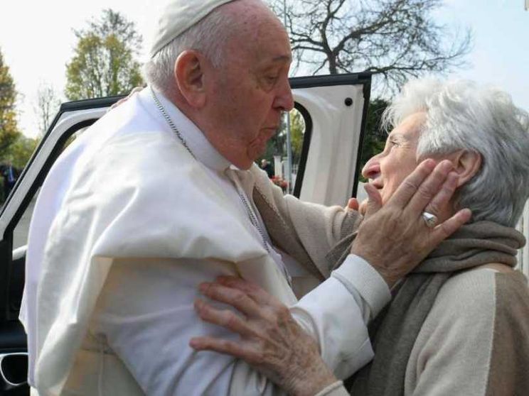 Il Papa giunto in Piemonte. Nella Bergoglio: qui custodiamo le sue radici