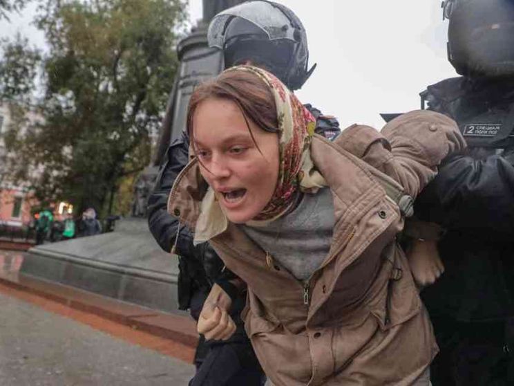 In Russia c'è chi per non uccidere resiste, canta, muore o va in esilio