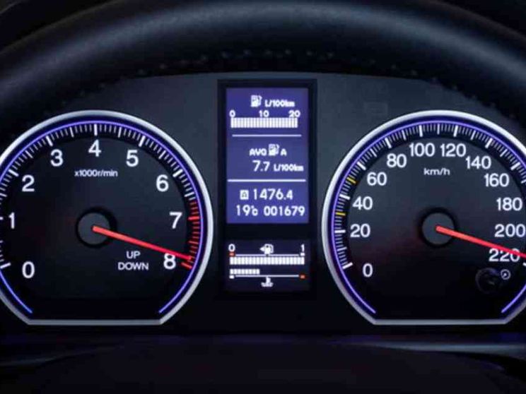 Impossibile superare i limiti di velocità in auto: ecco da quando