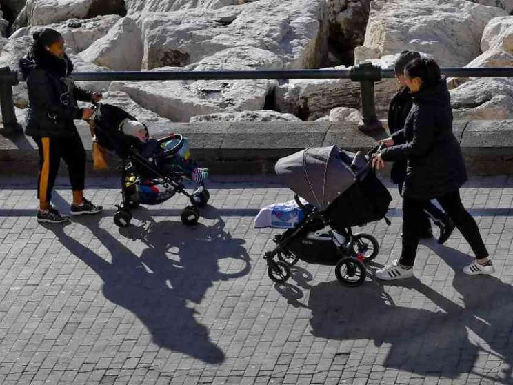 Cosa prevedeva la prima bozza di manovra per le famiglie e i figli