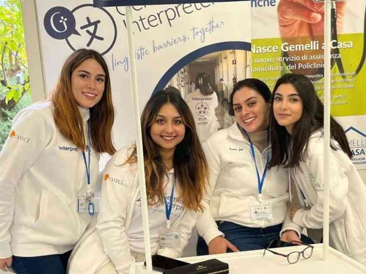 Mano nella mano: con i giovani di TaGG l'ospedale non è più un labirinto