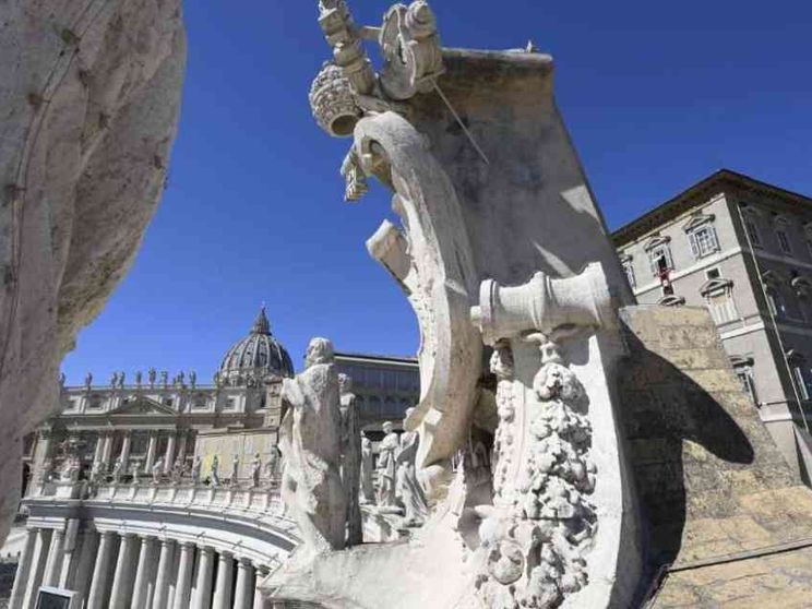 Francesco nomina due donne al vertice in Vaticano