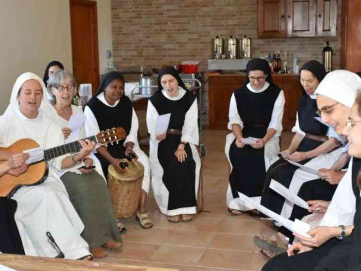 Monache di clausura ma collegate in Rete