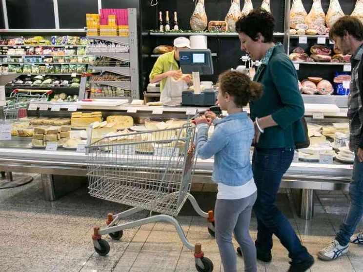 Italia maglia nera del G20: salari reali in calo del 12%