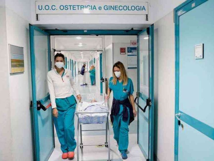 I medici: noi, 100mila in meno nel 2027. Il governo: «Situazione drammatica»