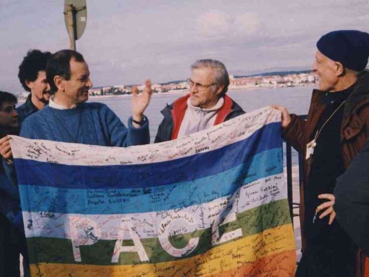 Il giorno in cui don Tonino Bello parlò a Sarajevo