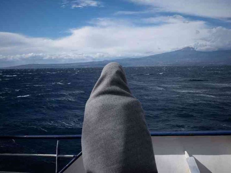 Naufraghi soccorsi da Louise Michel a terra, ma altre due navi Ong in attesa