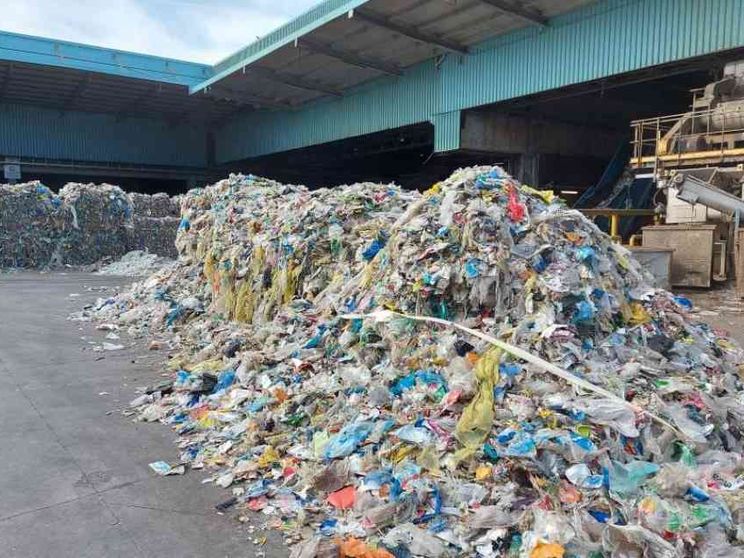 Campioni di riciclo: in tour nella seconda vita di plastica, carta e vetro