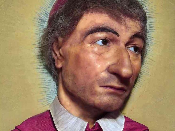 L'arte della cera e l'illusione di essere vivi in una larva