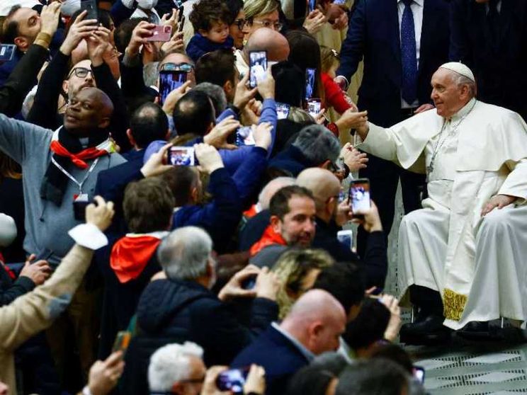 Il Papa alla Cgil: siate attenti ai giovani, educate alla pace