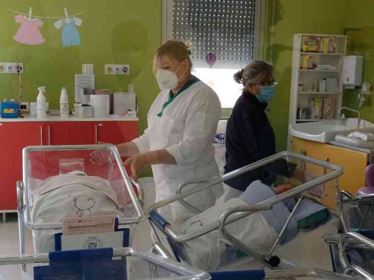 Italia senza nascite, male anche il 2022. «Ora politiche per i più giovani»