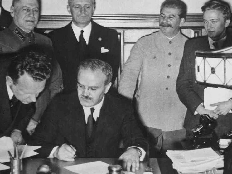 Molotov-Ribbentrop, il patto chiave che ha segnato tutto il Novecento