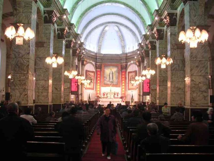 A Pechino riaprono le chiese cattoliche