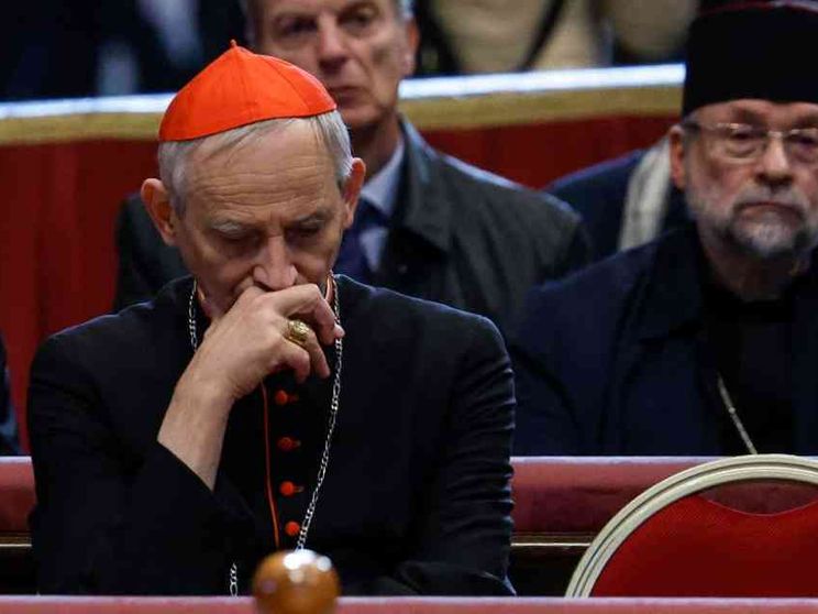 Il cardinale Zuppi e la Cei rendono omaggio al papa emerito Benedetto XVI