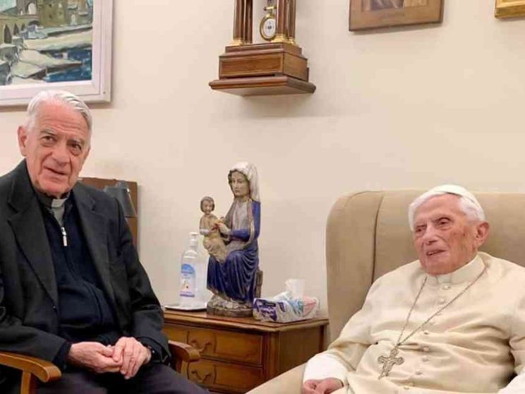 Lombardi: gli anni da emerito ci hanno fatto conoscere meglio Benedetto XVI