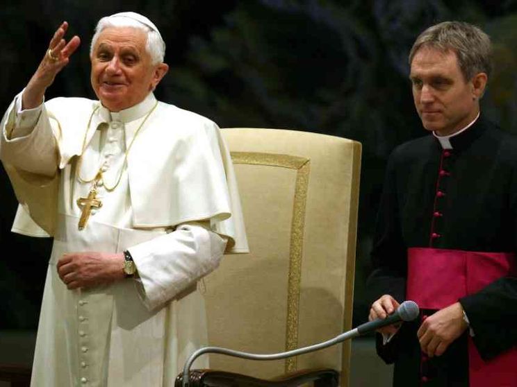 Gänswein racconta le ultime ore del Papa emerito