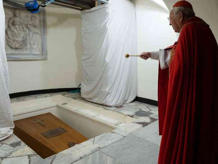 Tumulato nella tomba che ha «ospitato» Giovanni Paolo II