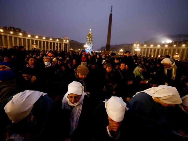 E l'affetto della gente commuove. Come il gesto di Francesco