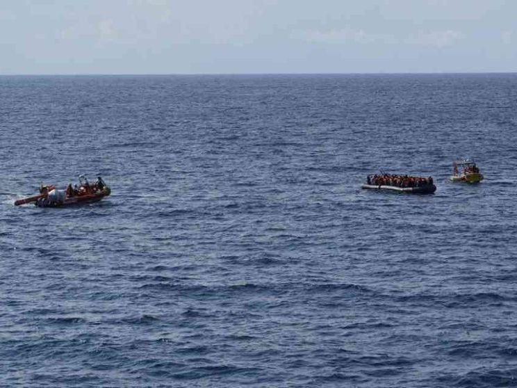 Libia-Italia, incontri pericolosi mentre i disperati arrivano sui barchini