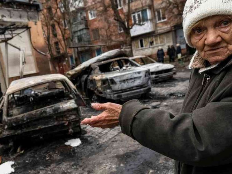 Kherson, la “città morta” dove chi resta si aggira per strada in cerca di cibo