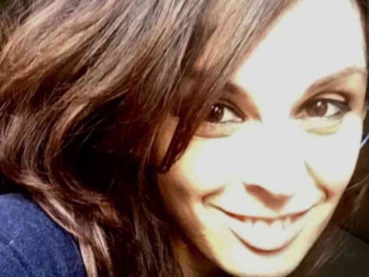 Niente abbracci, siamo inglesi (e neppure «si batte il cinque»)