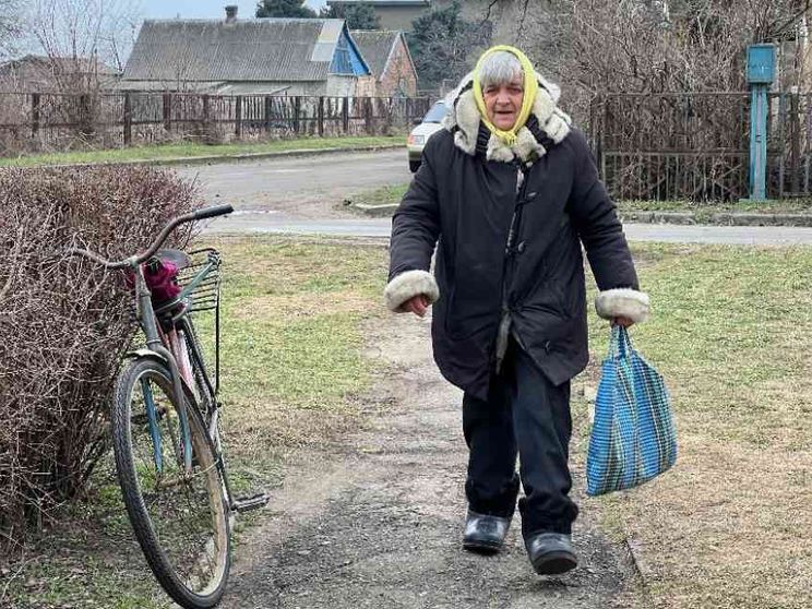 Sotto le bombe. Senza cibo e acqua. «Ma noi restiamo nei villaggi al fronte»