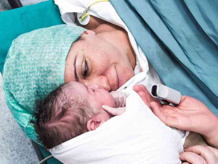 Il neonato morto al Pertini e il sostegno di cui hanno bisogno le neomamme