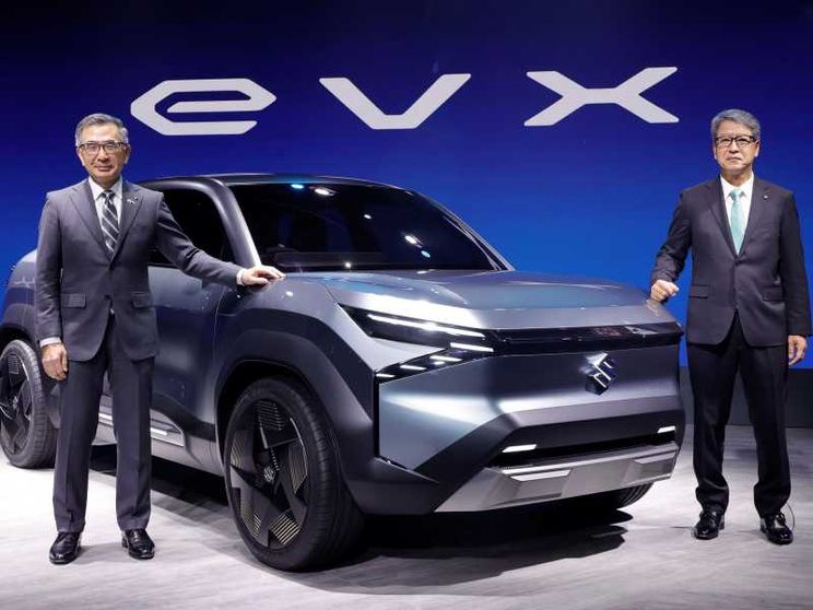 Suzuki apre all'elettrico (ma non abbandona affatto il termico)