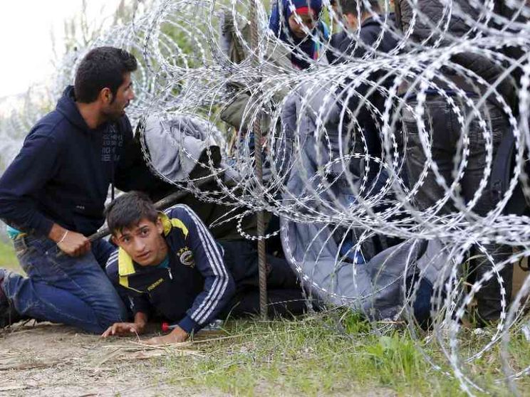 L'Europa è tutto un muro. Duemila km di barriere per fermare i migranti