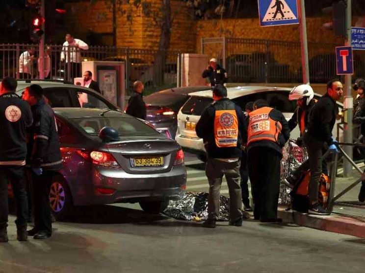 Attacco armato vicino alla sinagoga, almeno 7 morti. Colpito l'attentatore