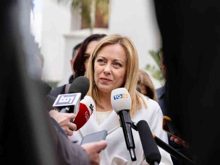 Meloni in Libia, tra migranti da bloccare e gas da importare