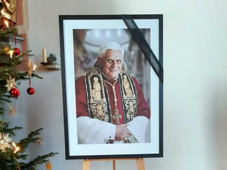 Le accuse strumentali a Benedetto XVI e gli scritti pubblicati dopo la morte