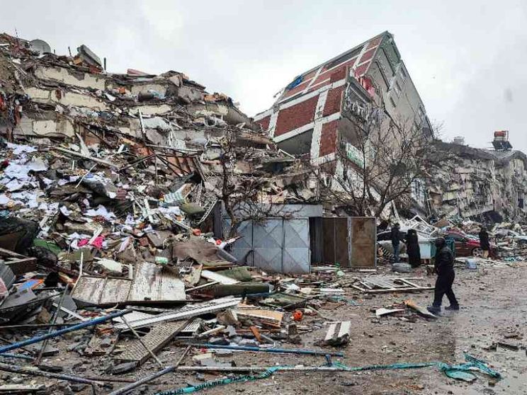 Terremoto fra Turchia e Siria: oltre 3mila morti, migliaia di feriti