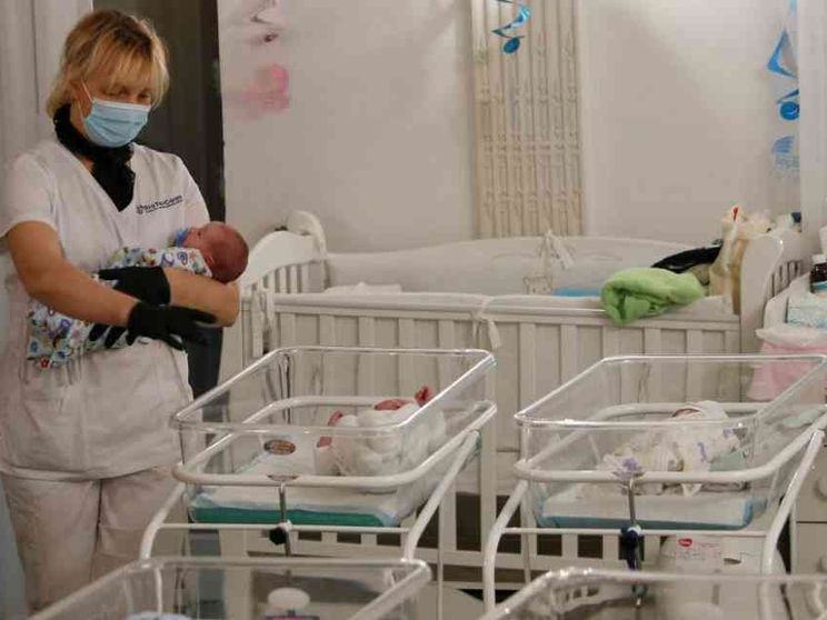 «La maternità surrogata reato anche all’estero»