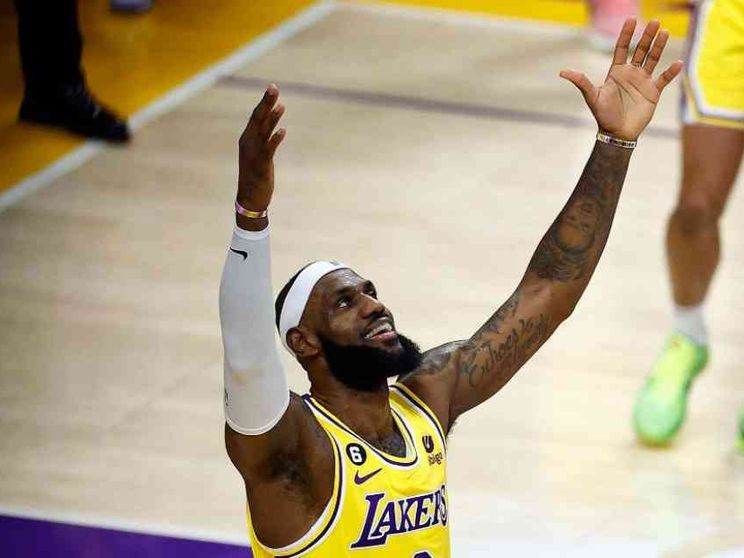 LeBron, il bambino senzatetto diventato Re dei marcatori Nba
