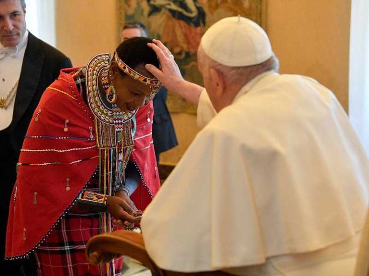 Il Papa: non divoriamo più le risorse naturali, impariamo dagli indigeni
