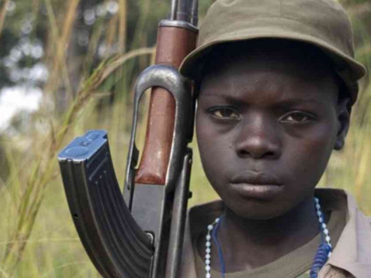 Nel 2021 arruolati nel mondo 6mila bambini soldato. Somalia in testa