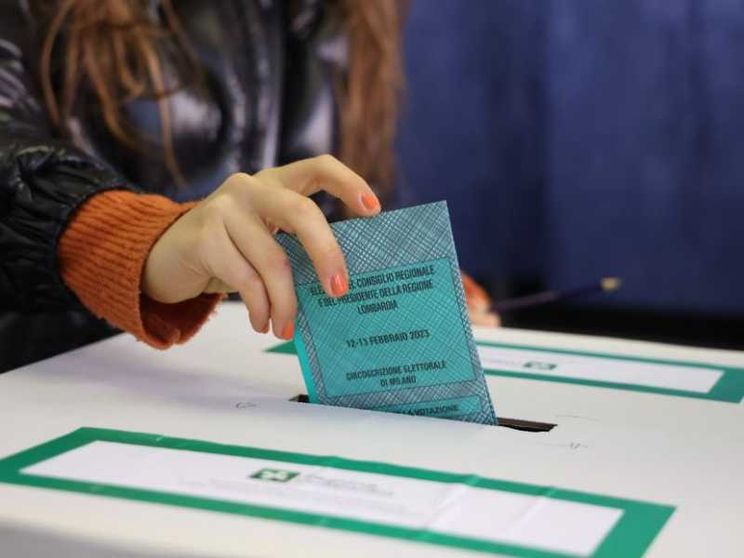Crolla l'affluenza: mai così bassa in Lombardia (41,6%) e in Lazio (37,2%)