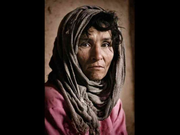 Quella fierezza nel volto di Gul, simbolo di tutte le donne che resistono