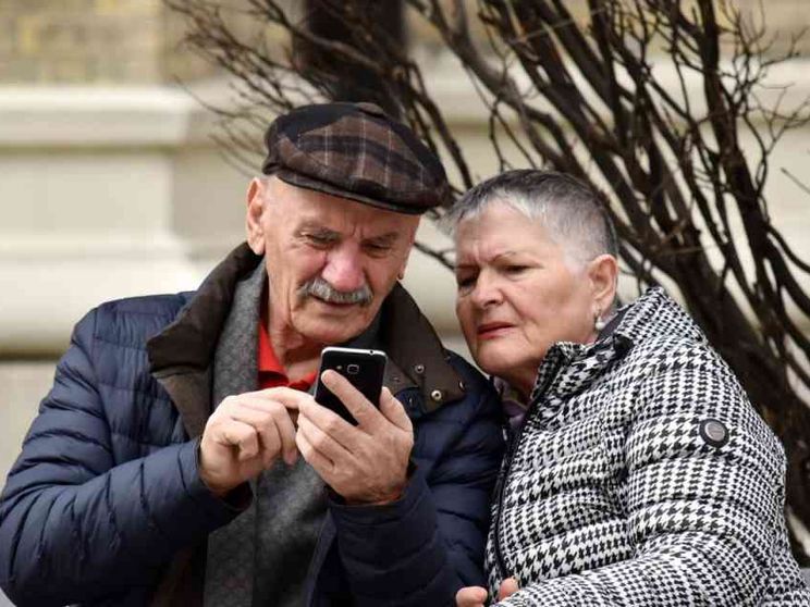 Se la rete ha i capelli bianchi: Internet è un Paese per vecchi?