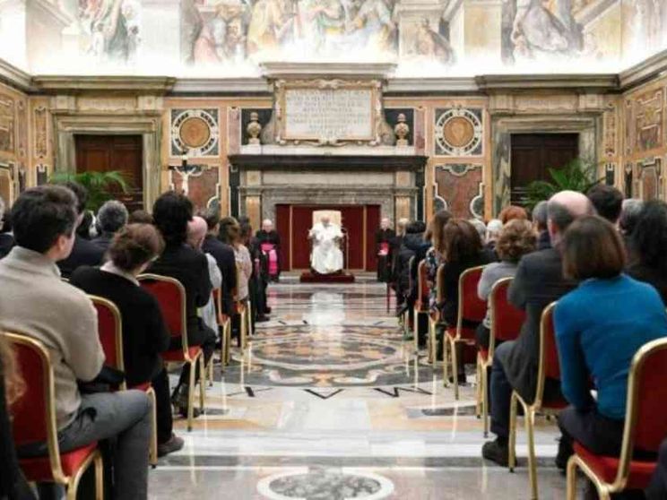 Il Papa: «Cinema, arte, bellezza sono grandi espressioni di Dio»