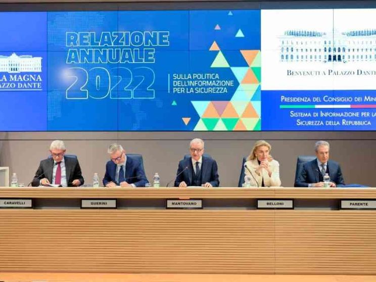 L'Intelligence italiana: la Russia si prepara a una guerra di lungo corso