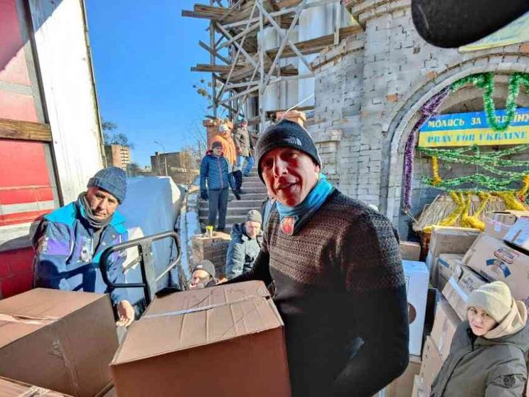 Da Como all'Ucraina, la parrocchia che porta gli aiuti sotto le bombe