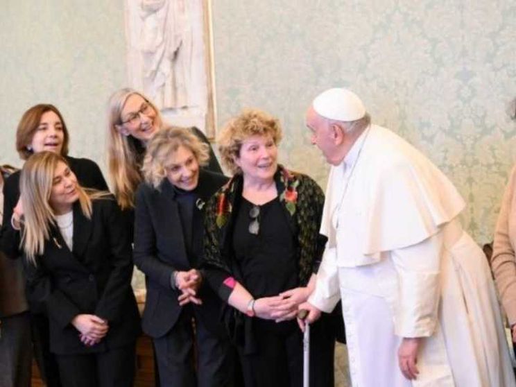 Papa Francesco: dove ci sono donne la Chiesa cambia e va avanti
