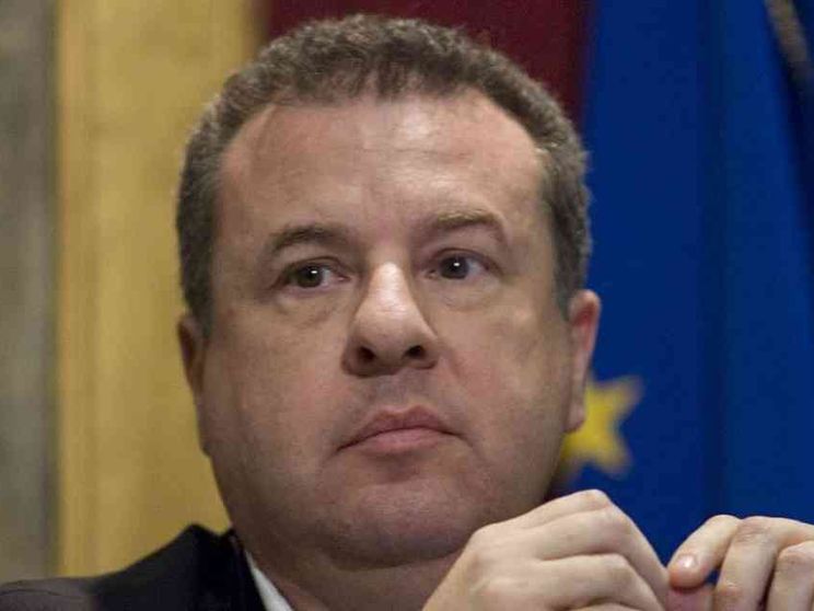 Dividendi fossili della guerra, il verde della pace