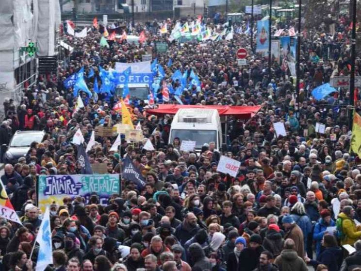 Liberté, égalité, pensione. La Francia si ferma ancora contro la riforma