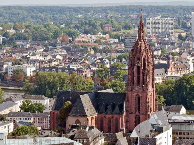 Benedizioni delle coppie omosessuali e celibato, strappo della Chiesa tedesca