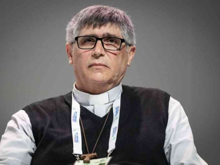 Don Patriciello: «Festeggio il mio compleanno... e un anno sotto scorta»