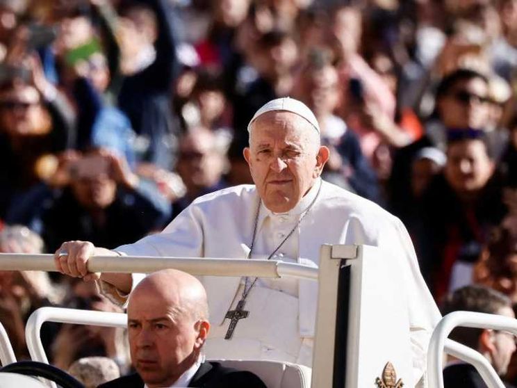 Il Papa: fuggiamo dalla vanità, essere cristiani è ascolto e servizio
