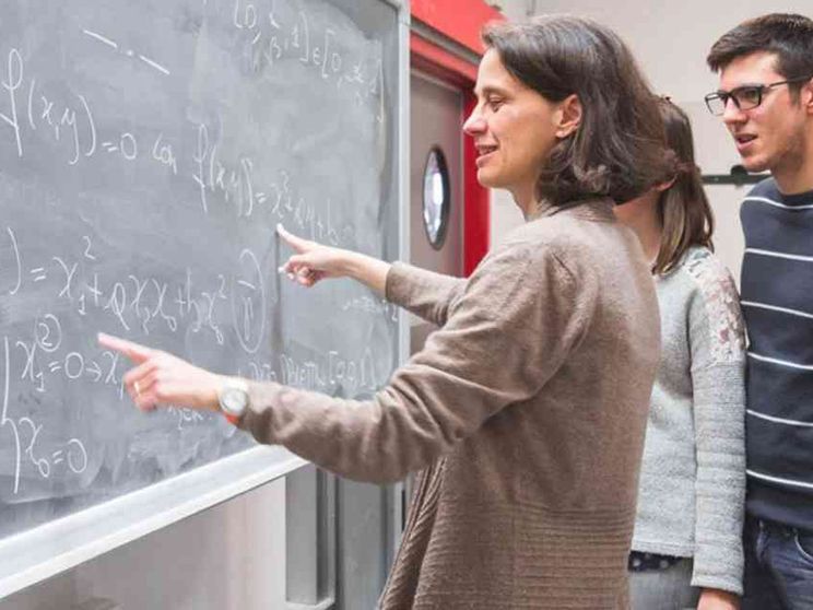 Scuola, 300 milioni in più ai prof. In arrivo il decreto sul reclutamento